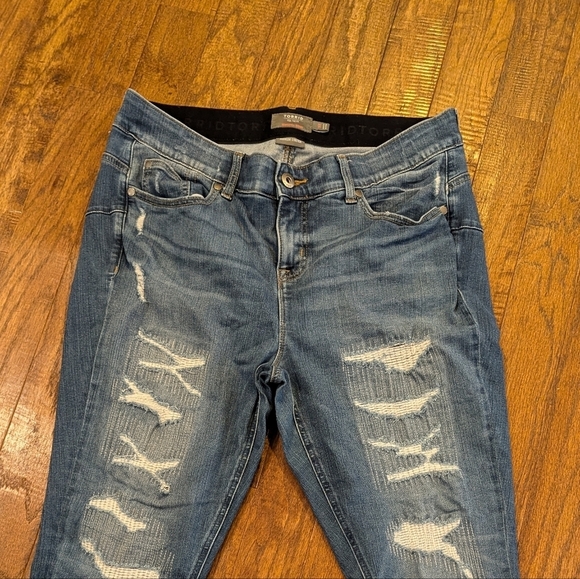 Bombshell Skinny Premium Stretch High-Rise Destructed Jean plus size 16 - Picture 9 of 15